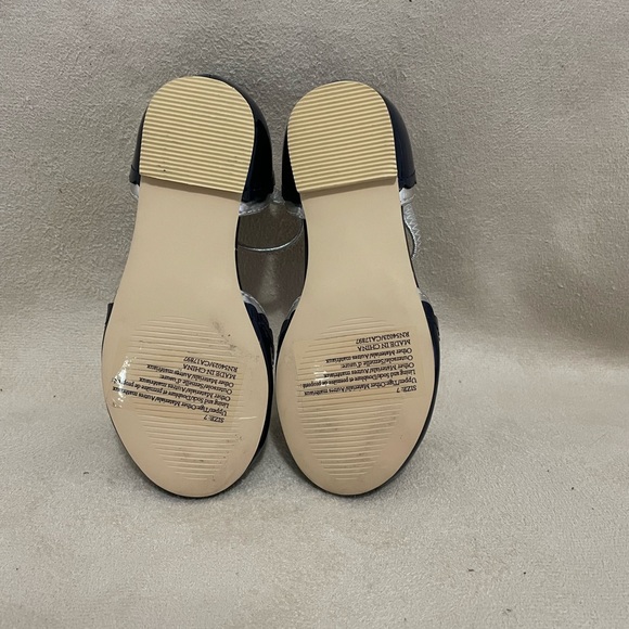 Janie and Jack Girls Shoes | Toddler Size 7 | Like New! - Picture 3 of 4